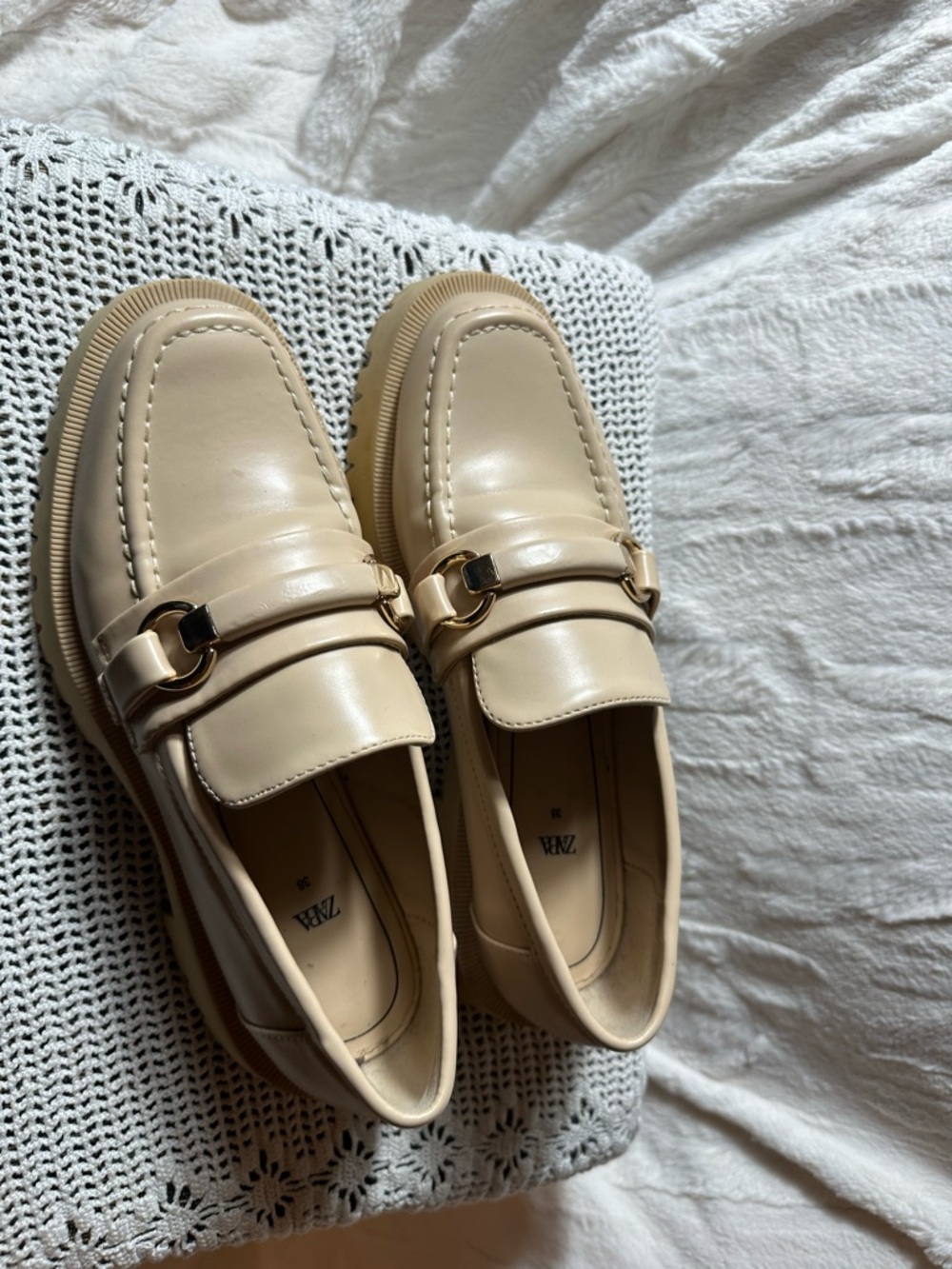 Zara women’s size 7.5 Cream Leather Bit Loafers